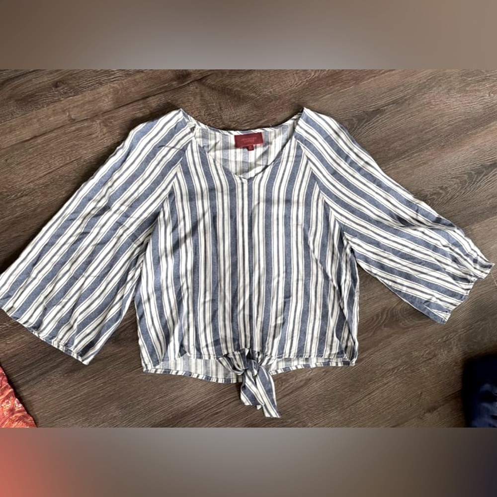striped blue and white Jennifer Lopez peasant top blouse tie bottom cropped (M)